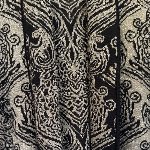 Chico's Black and Gray metallic shimmer Patterned Cardigan size 1 - Picture 5 of 9